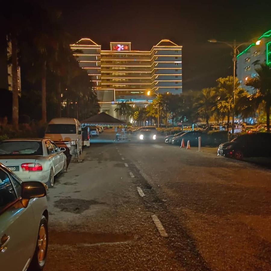 Seaview Gateway - Private Owner Hotel Port Dickson Bagian luar foto