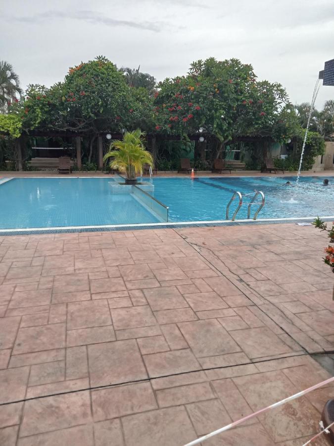 Seaview Gateway - Private Owner Hotel Port Dickson Bagian luar foto