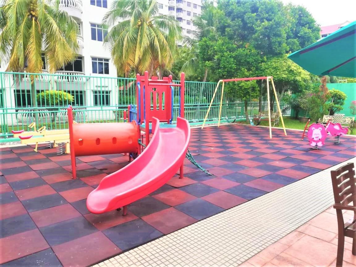 Seaview Gateway - Private Owner Hotel Port Dickson Bagian luar foto
